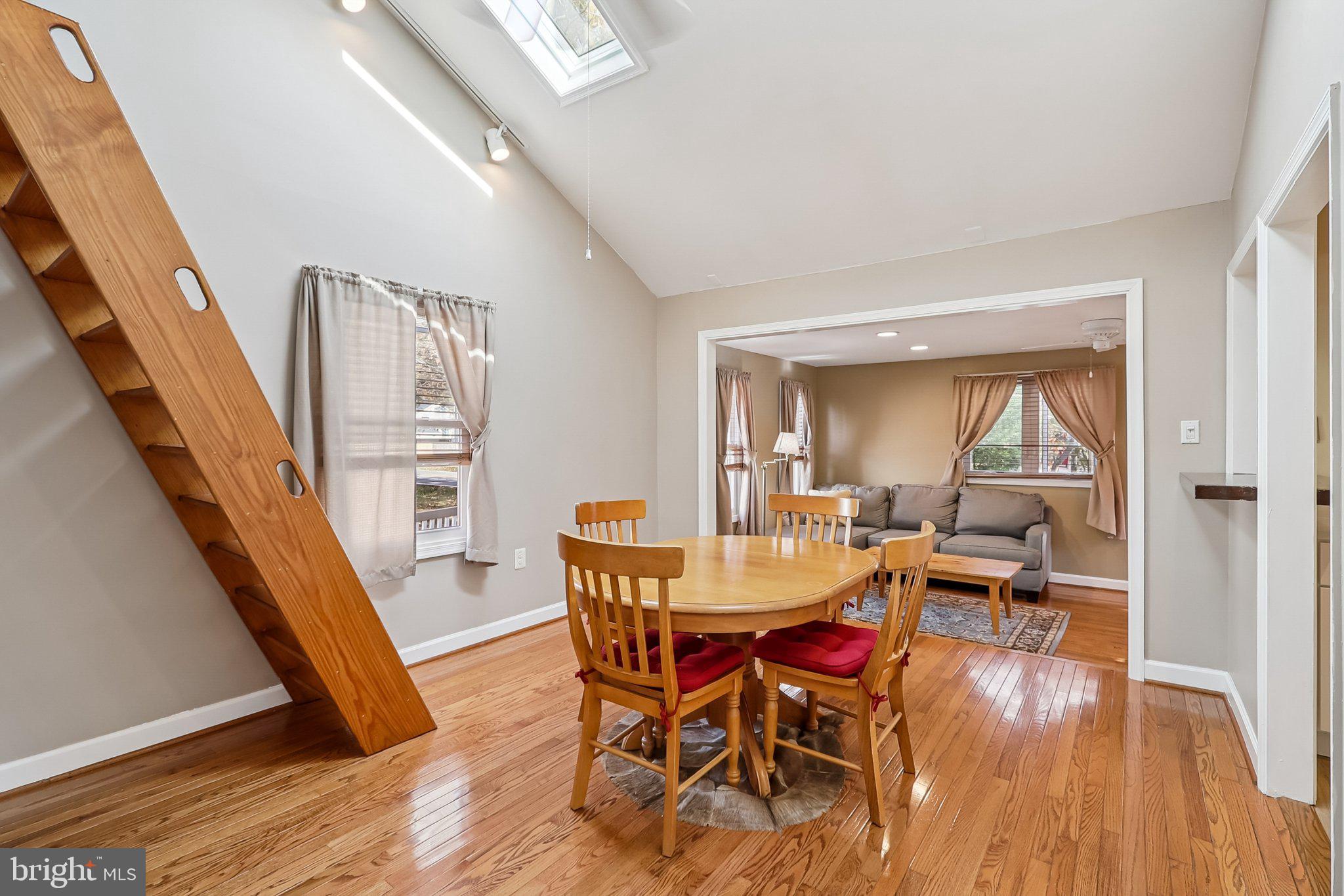 COLUMBIA BEACH - Residential