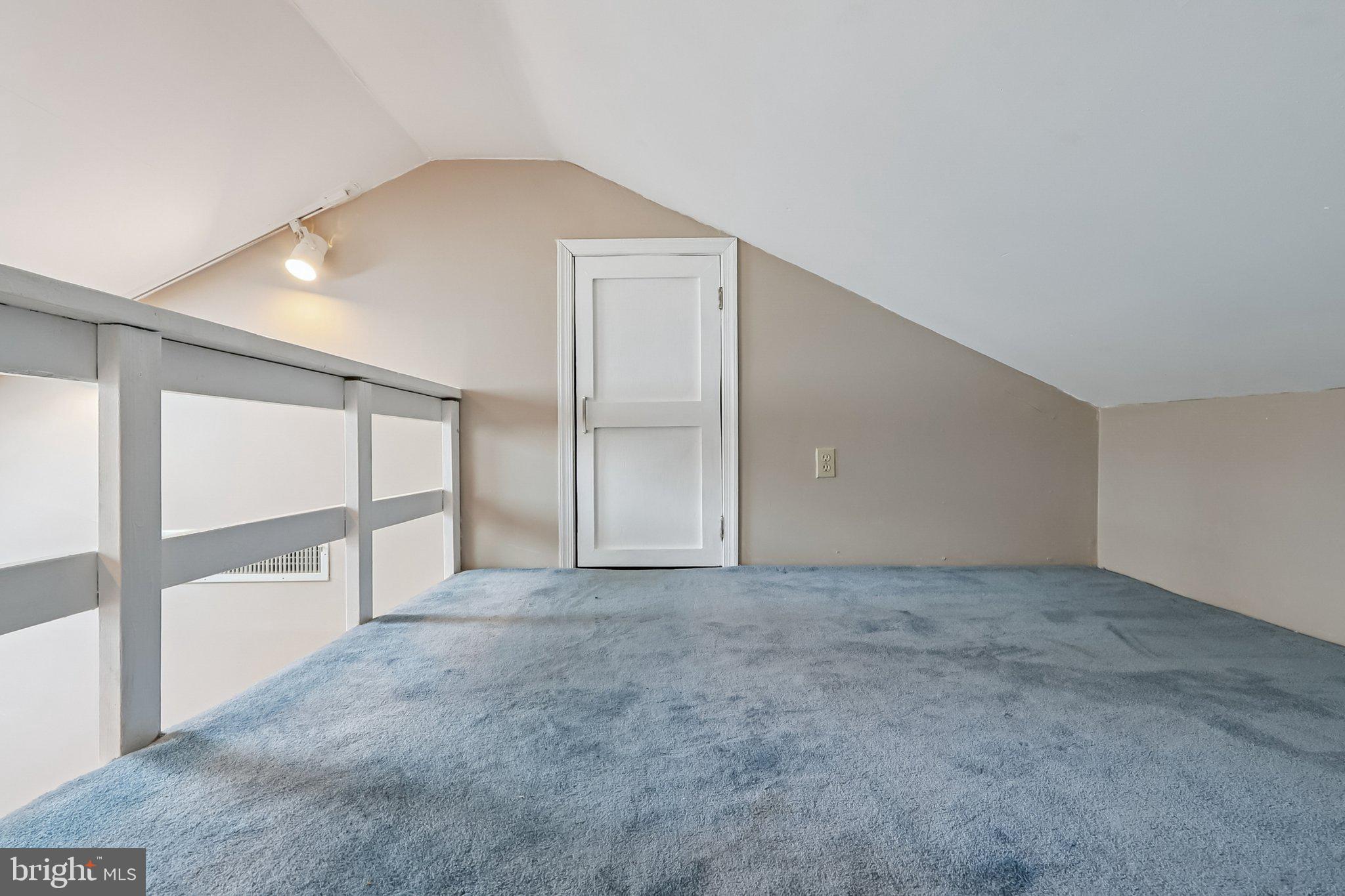 COLUMBIA BEACH - Residential