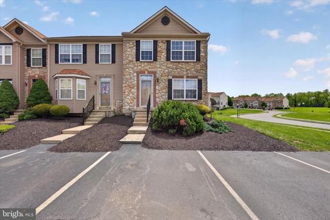 Photo of 80 E Beaver Street, YORK, PA 17406 (MLS # PAYK2104296)