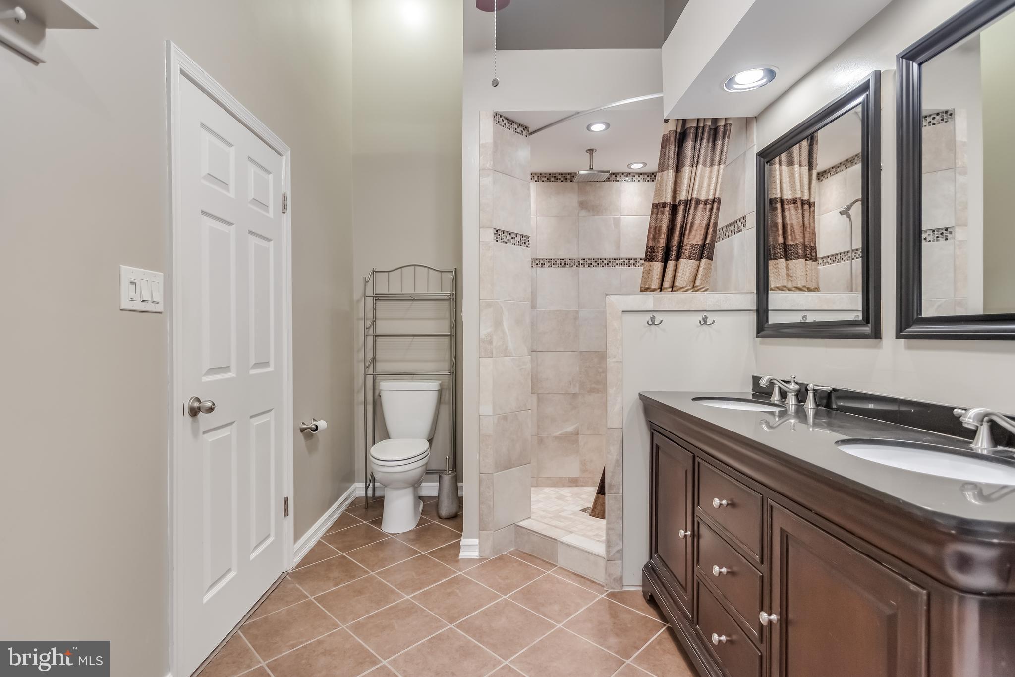 MIDDLEFORD - Residential