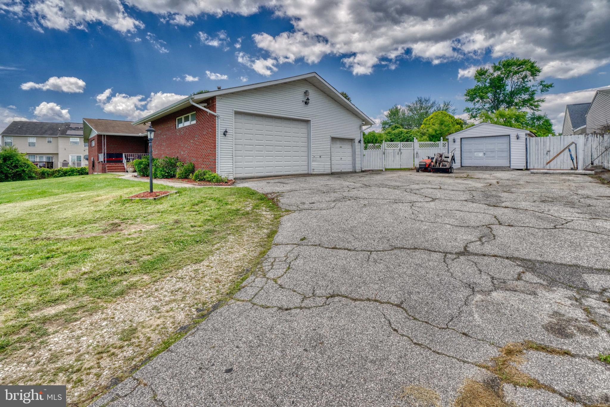 ROSEDALE - Residential