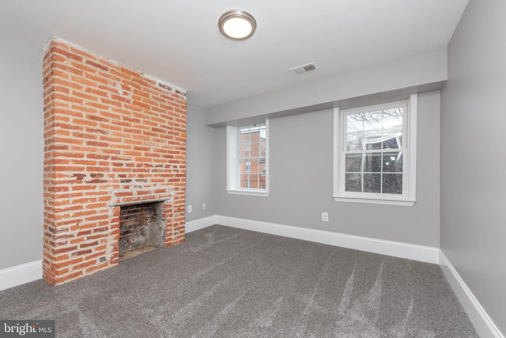 HOLLINS MARKET - Residential