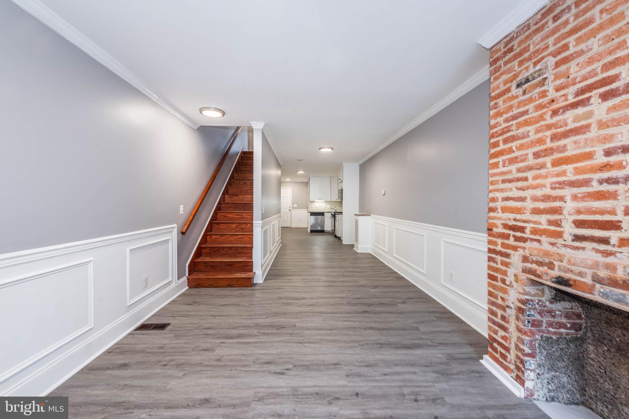 HOLLINS MARKET - Residential