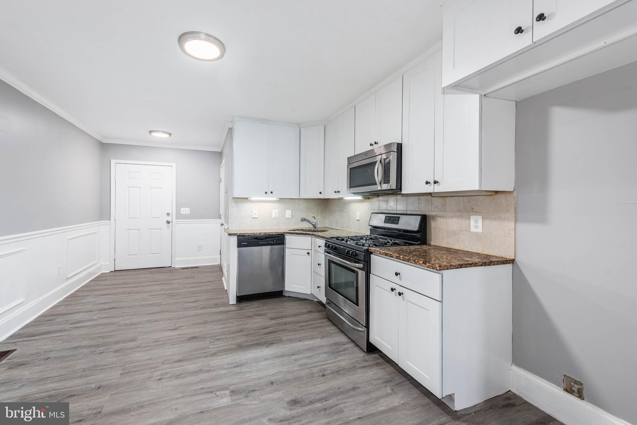 HOLLINS MARKET - Residential
