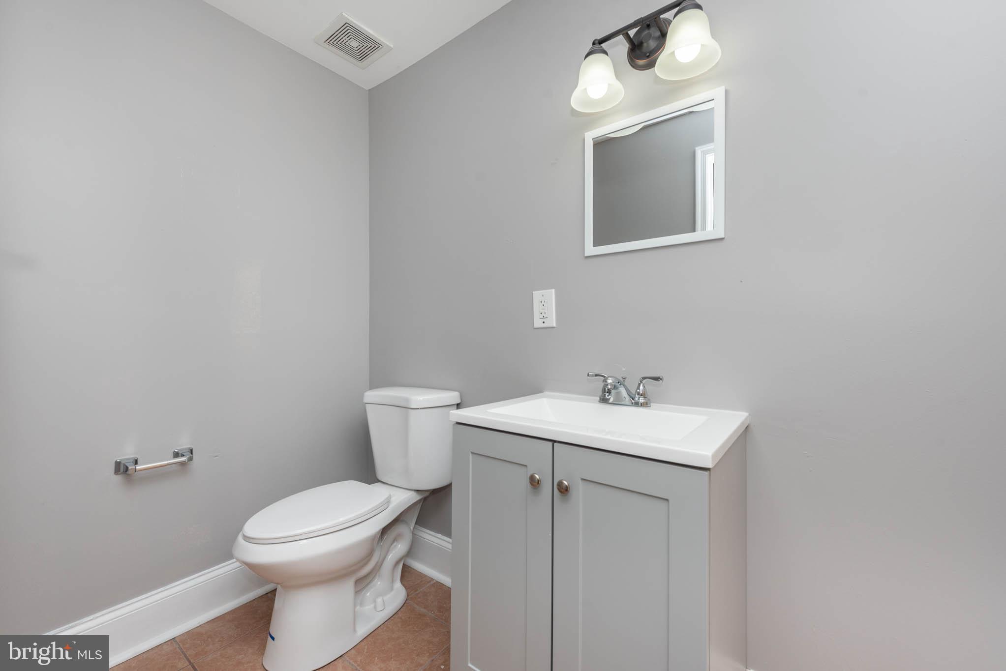 HOLLINS MARKET - Residential