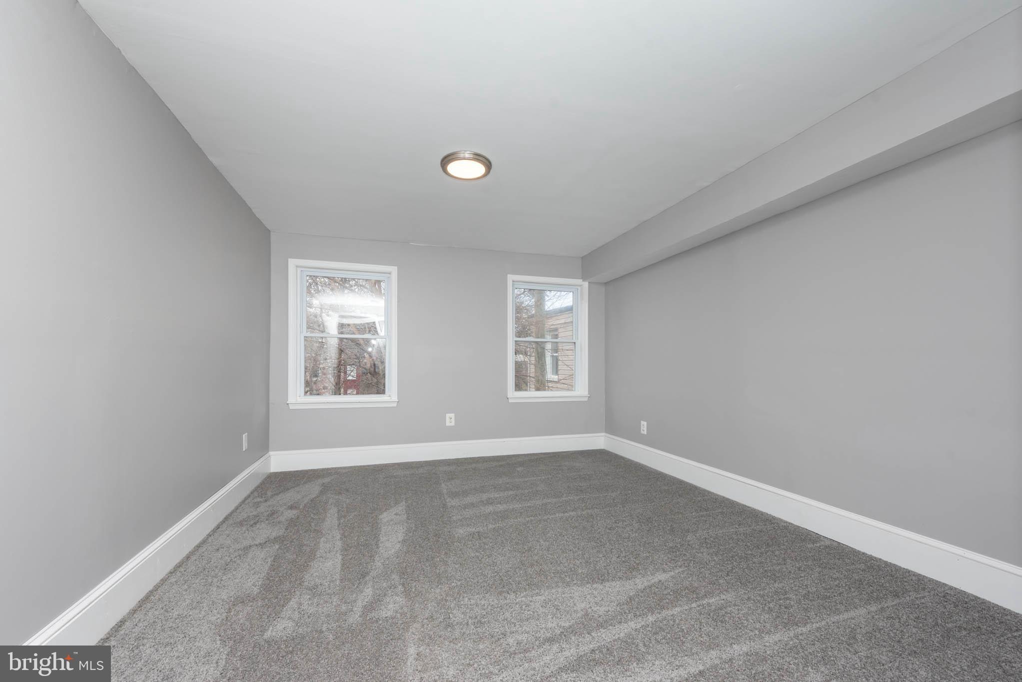HOLLINS MARKET - Residential