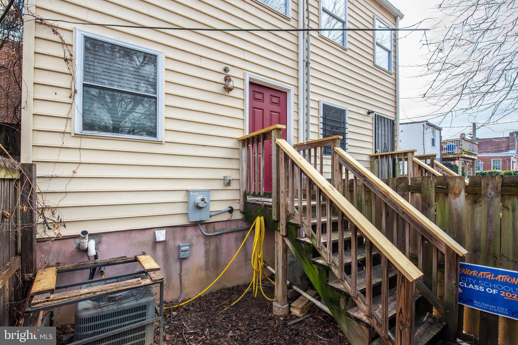 HOLLINS MARKET - Residential
