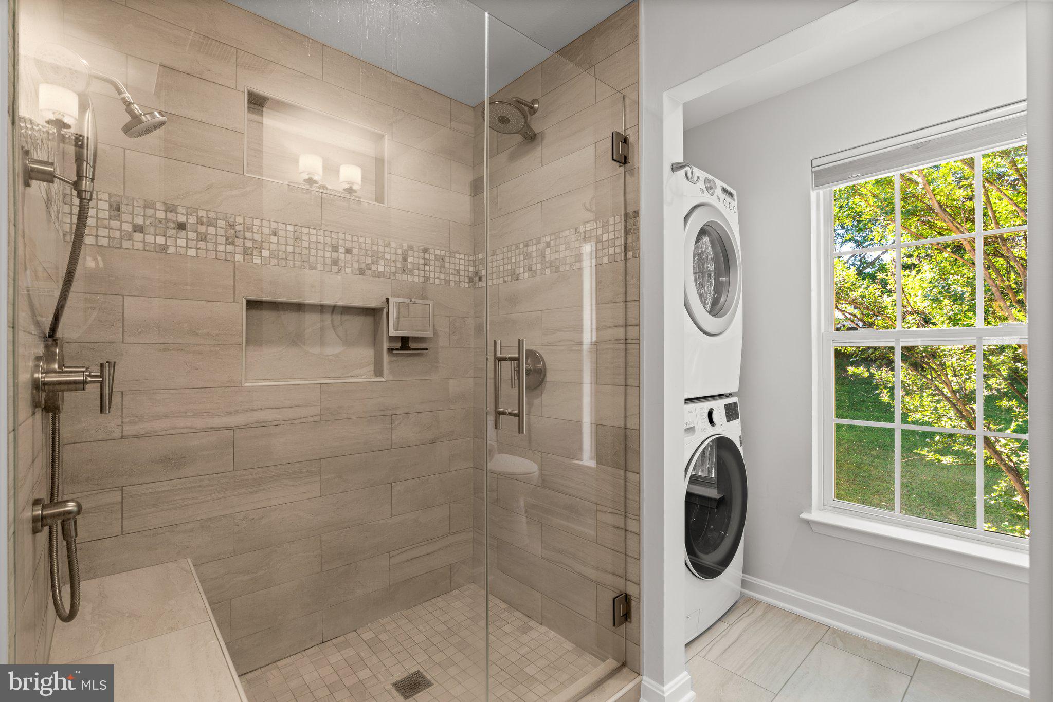 KINGSVIEW VILLAGE - Residential