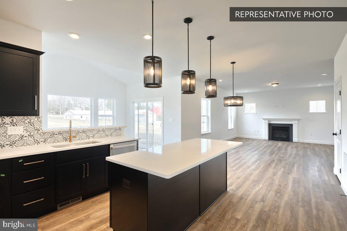 HICKORY POINTE - Residential