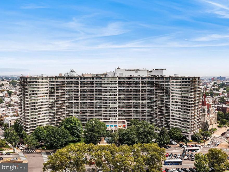 Comfortable, convenient, and city view living! This spacious studio is situated on the 20th floor for amazing views. The open concept filled with large windows and natural light is promenade throughout the kitchen and living room. There is a separate large closet/dressing room which also leads to the full bathroom. The Philadelphian offers many amenities such as 24 hour doorman, indoor and outdoor pools, fitness center, on-site grocery store, Resturant, pharmacy, hair salon, full service bank, a Resturant, and parking is available for rent  (subject to availability). The perfect location which has almost everything you can think of within walking distance.