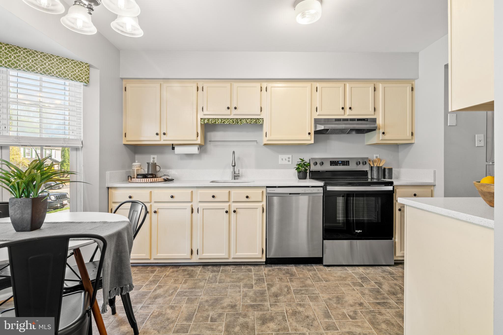 PADONIA COMPLEX - Residential