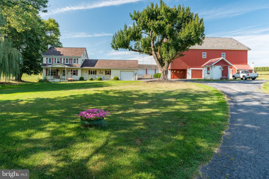 Photo of 465 N Colebrook Road, Manheim, PA 17545 (MLS # PALA2040398)