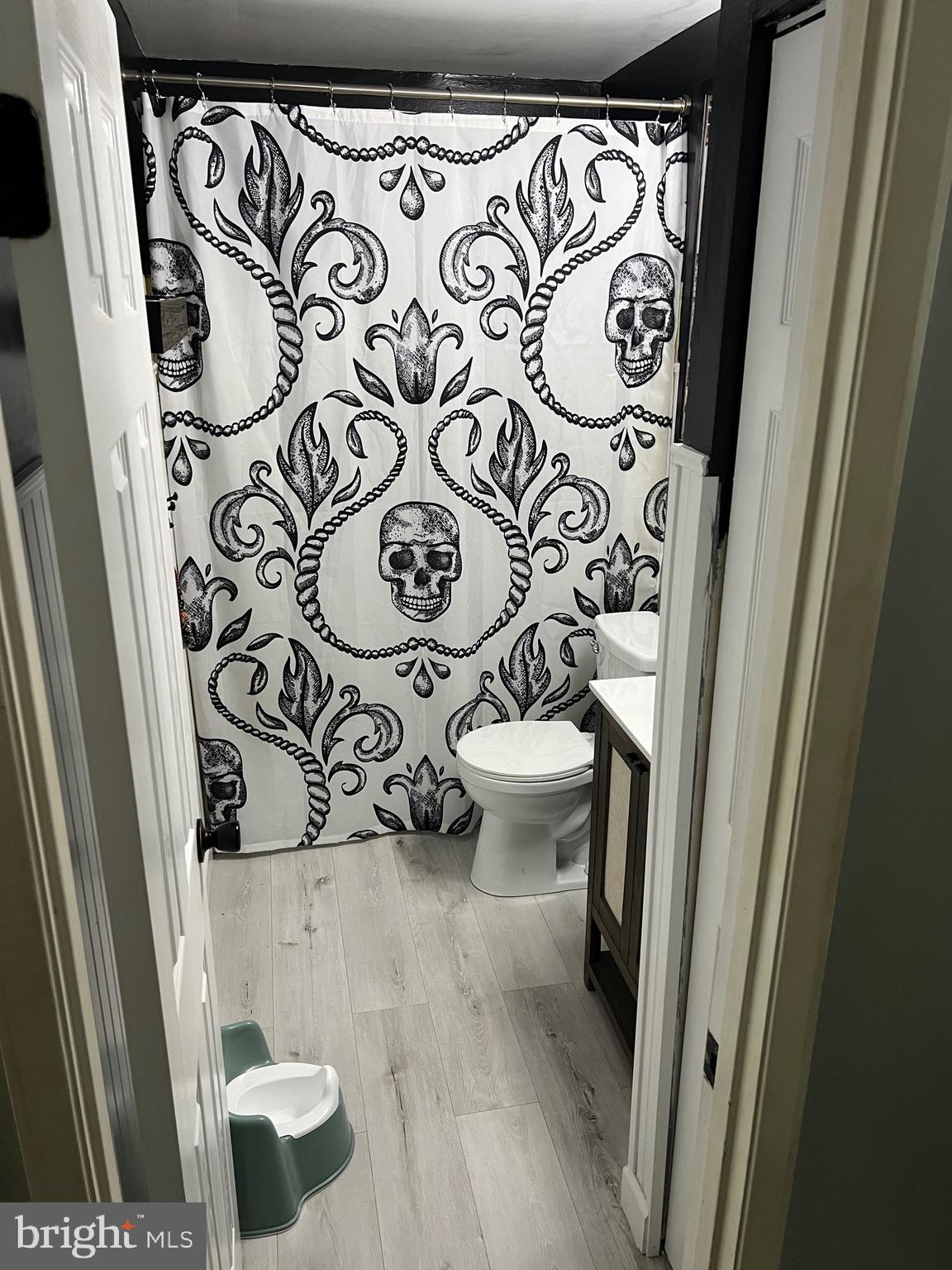 BAY HILLS - Residential