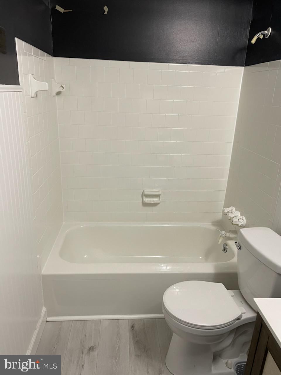 BAY HILLS - Residential