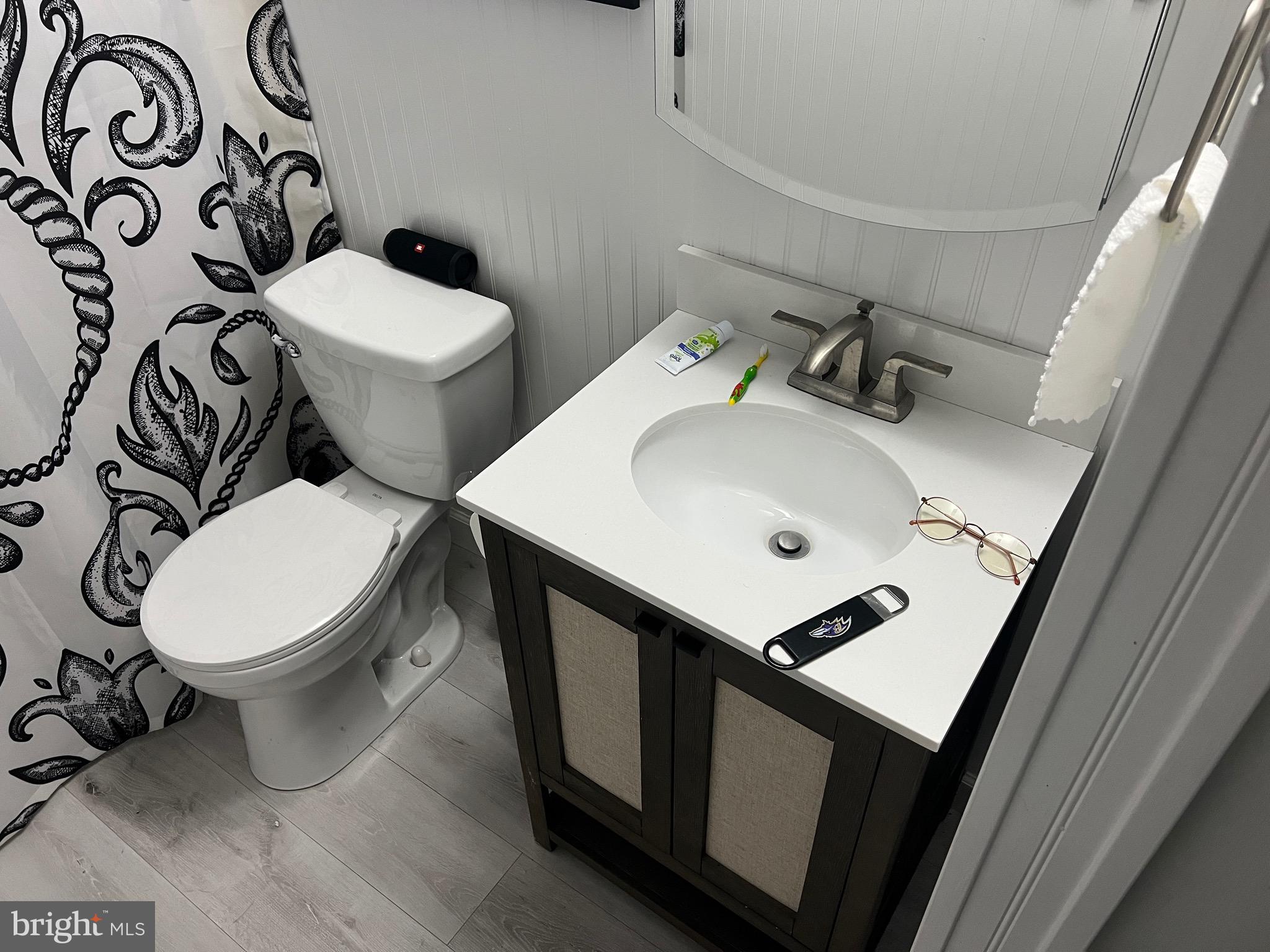 BAY HILLS - Residential