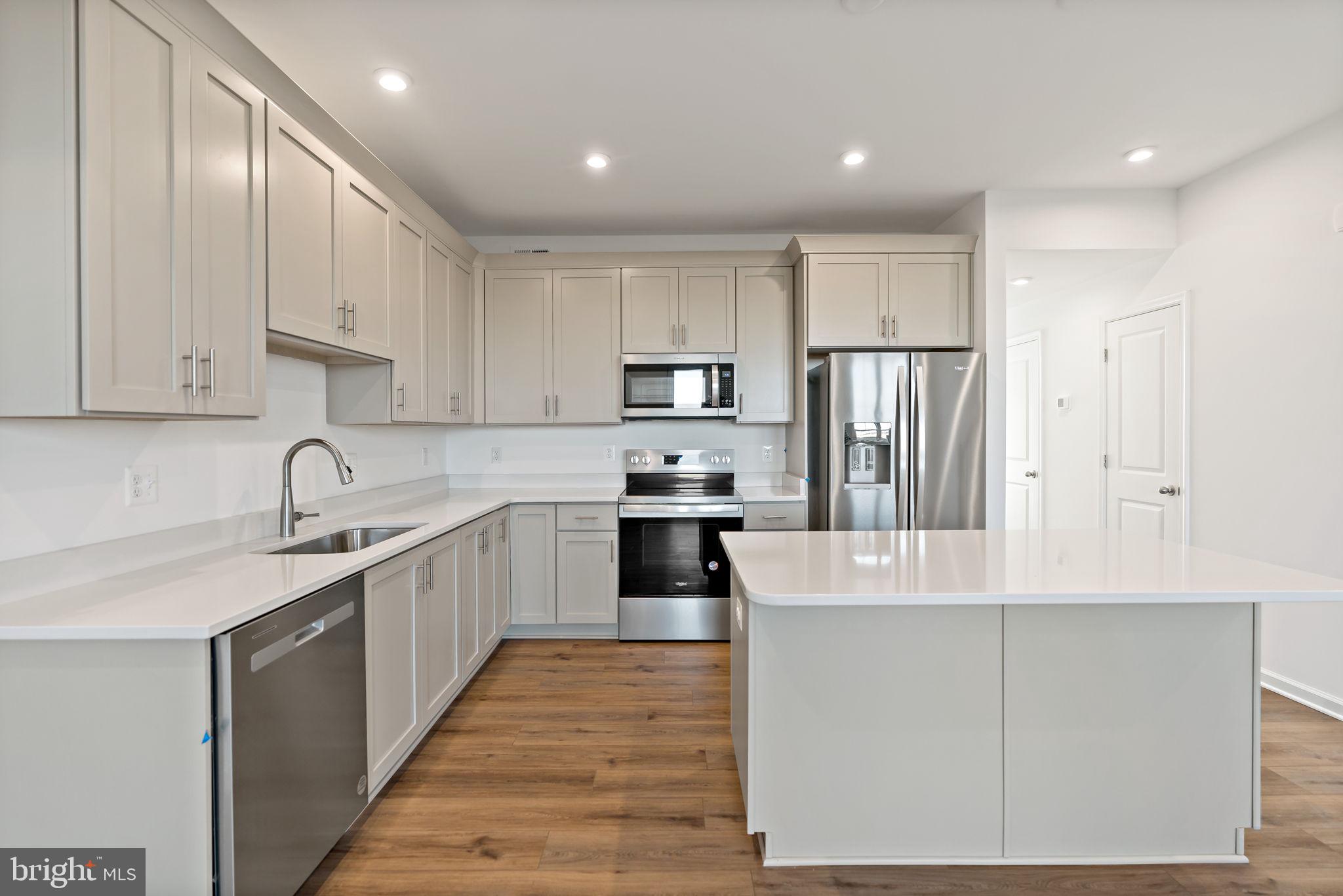 SOUTH BROOK - Residential