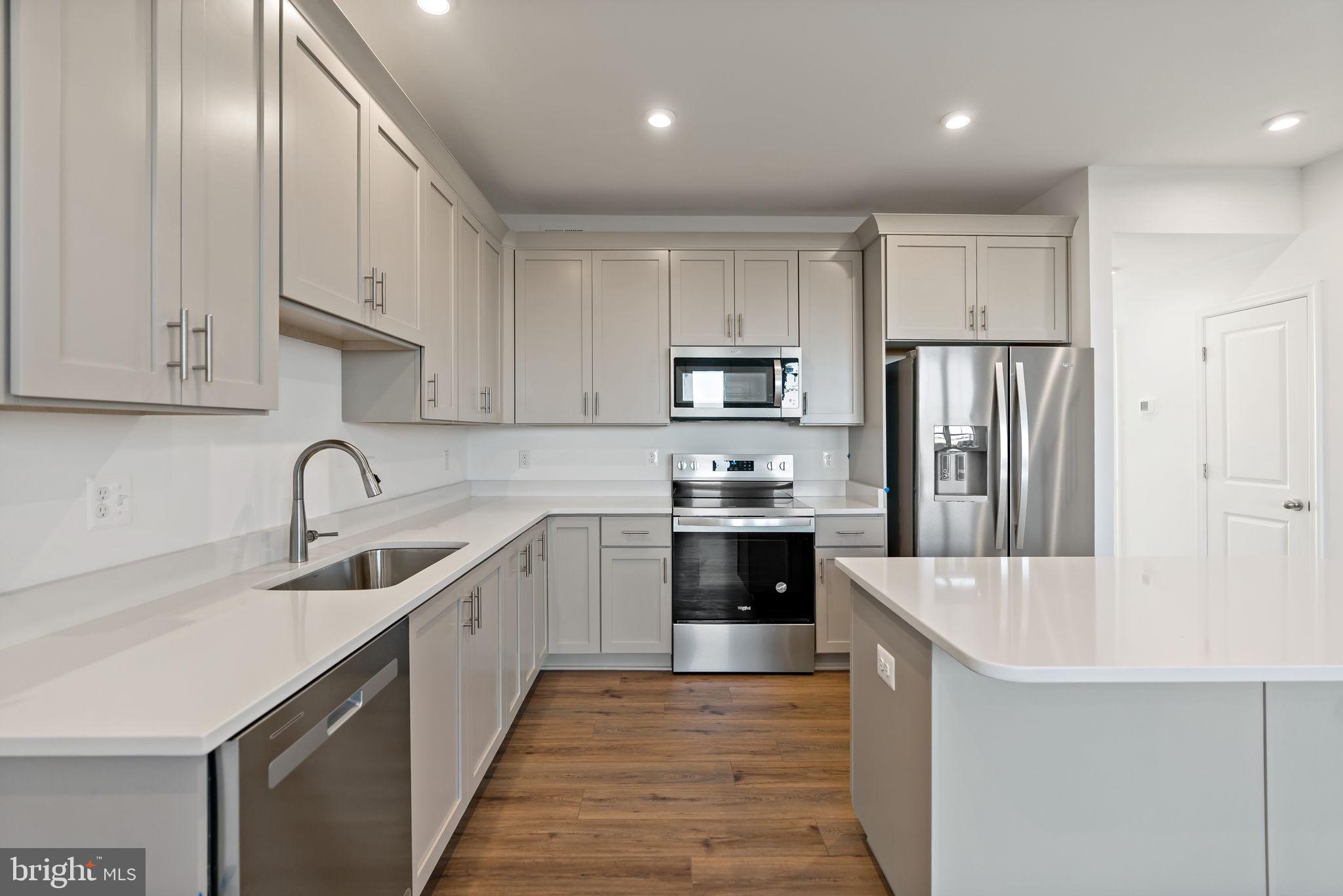 SOUTH BROOK - Residential