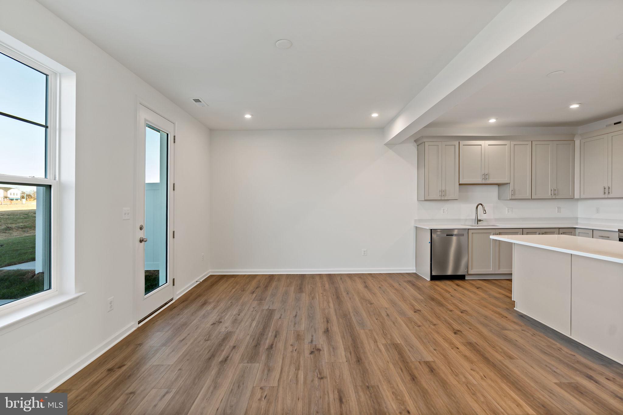 SOUTH BROOK - Residential