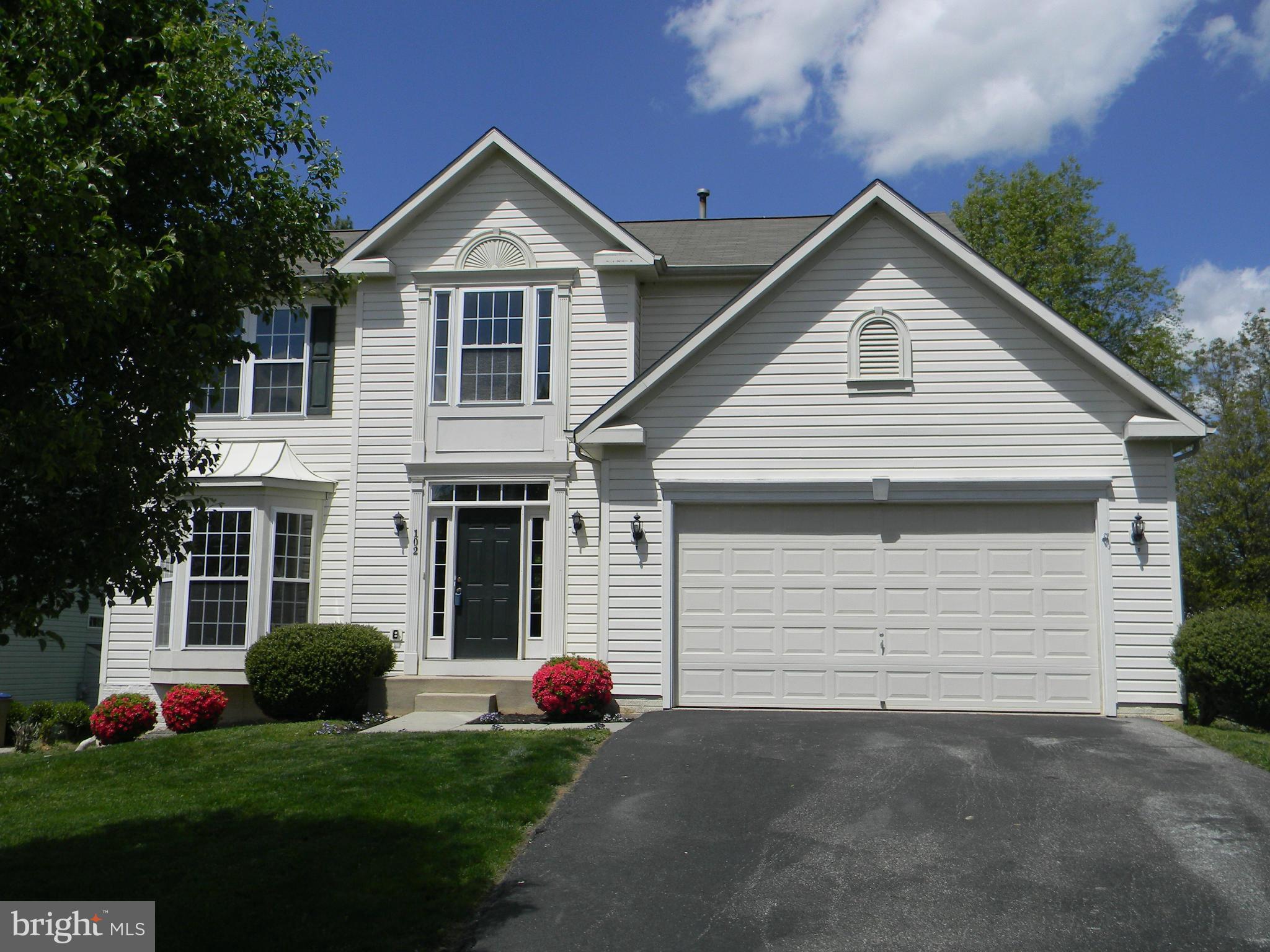 RISING HILLS - Residential