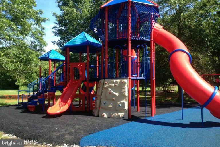 RISING HILLS - Residential