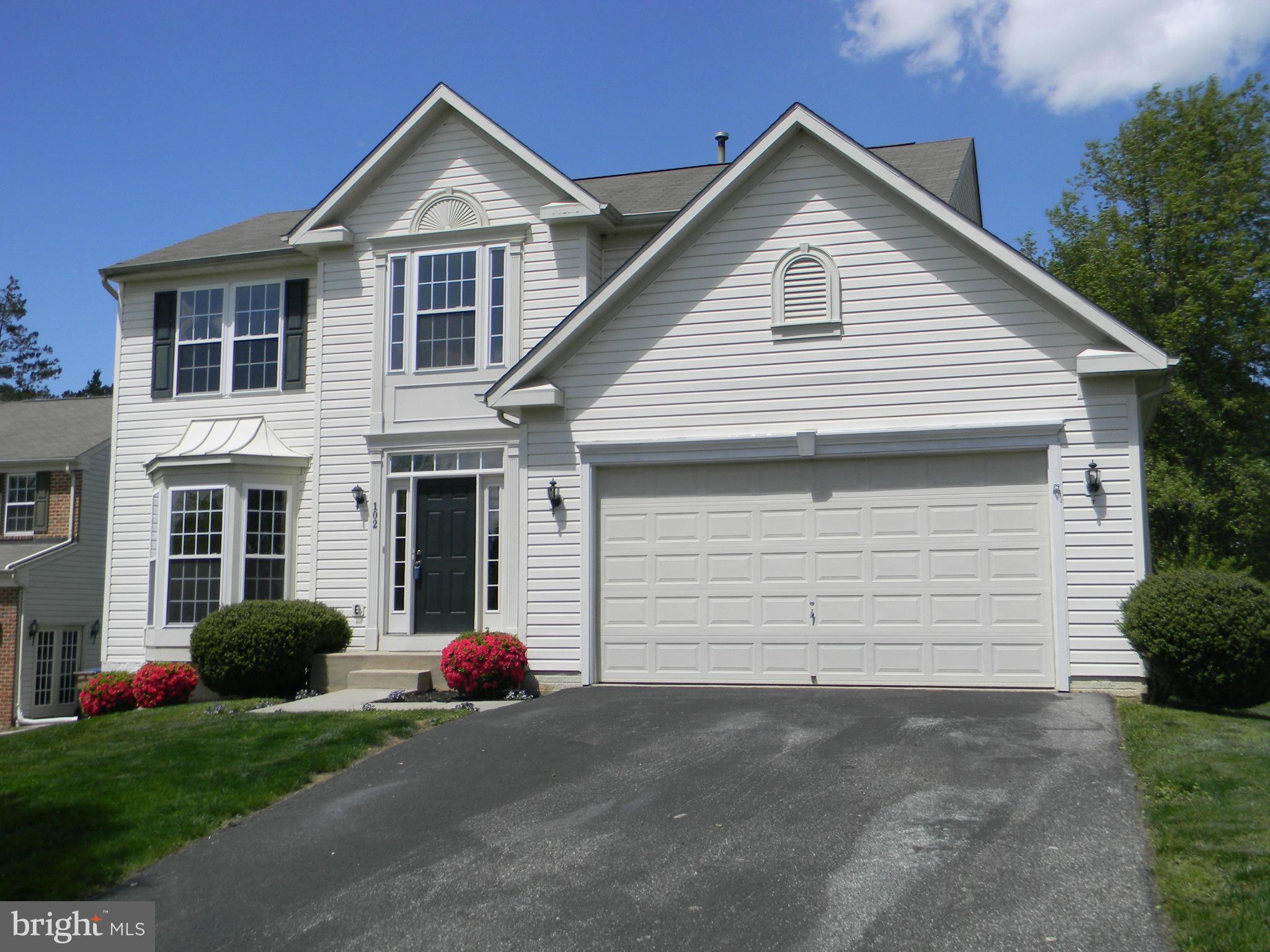 RISING HILLS - Residential