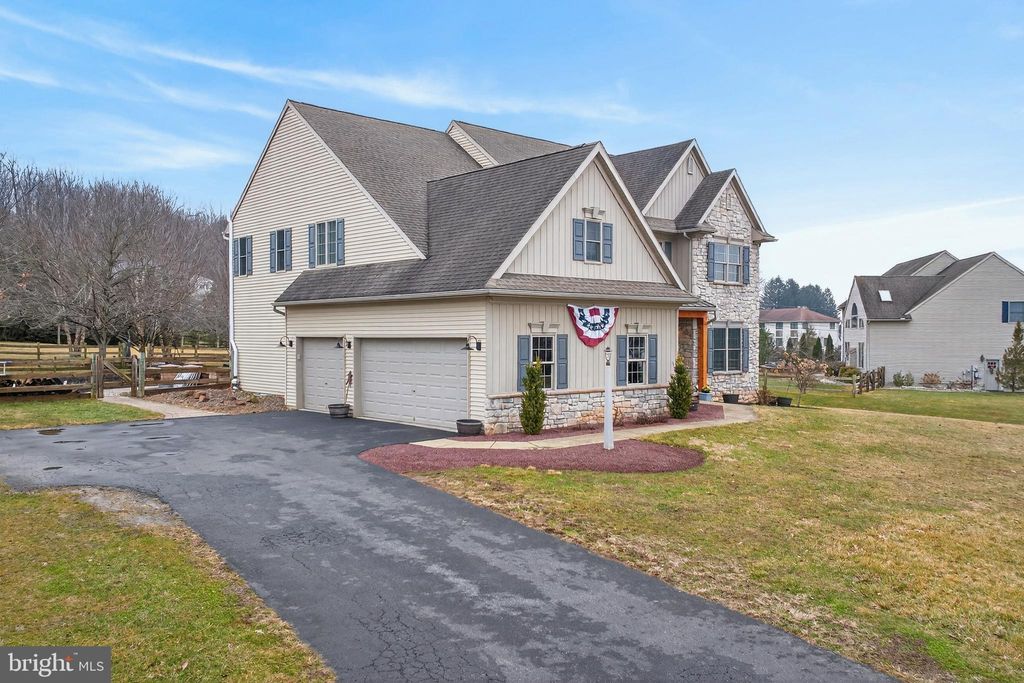 Photo of 104 Royal Horse Way, REINHOLDS, PA 17569 (MLS # PALA2084156)