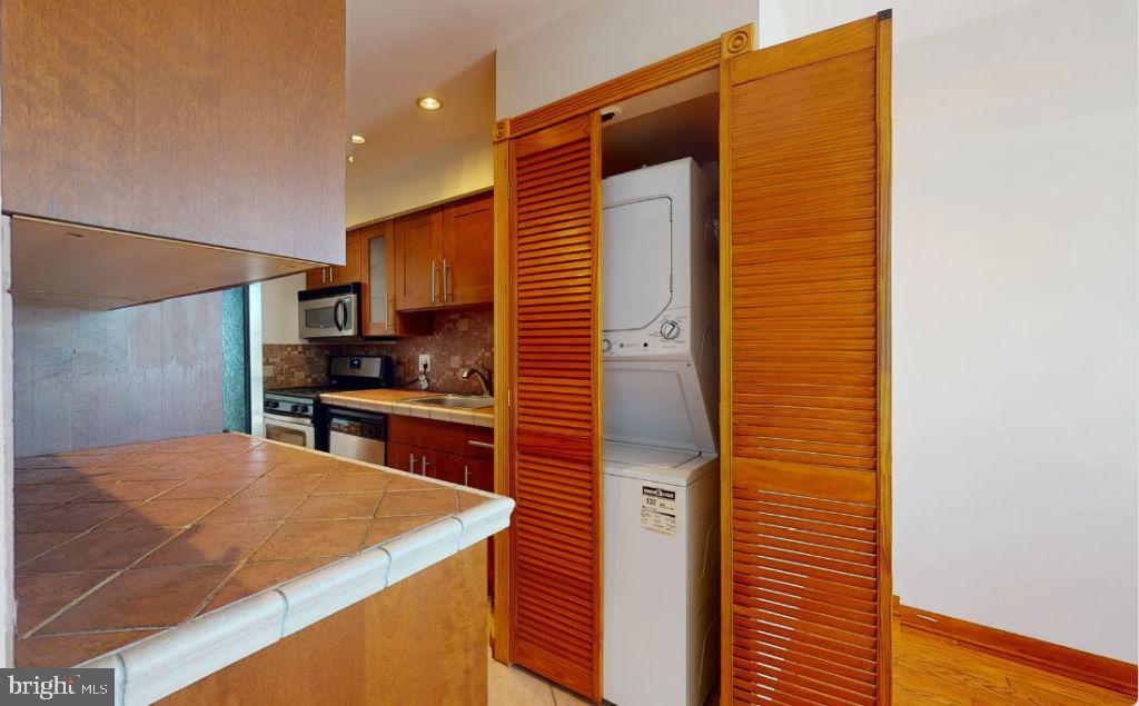 CHESTNUT GROVE - Residential