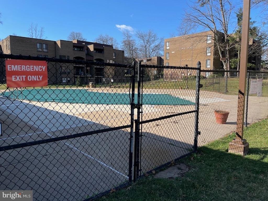 CHESTNUT GROVE - Residential