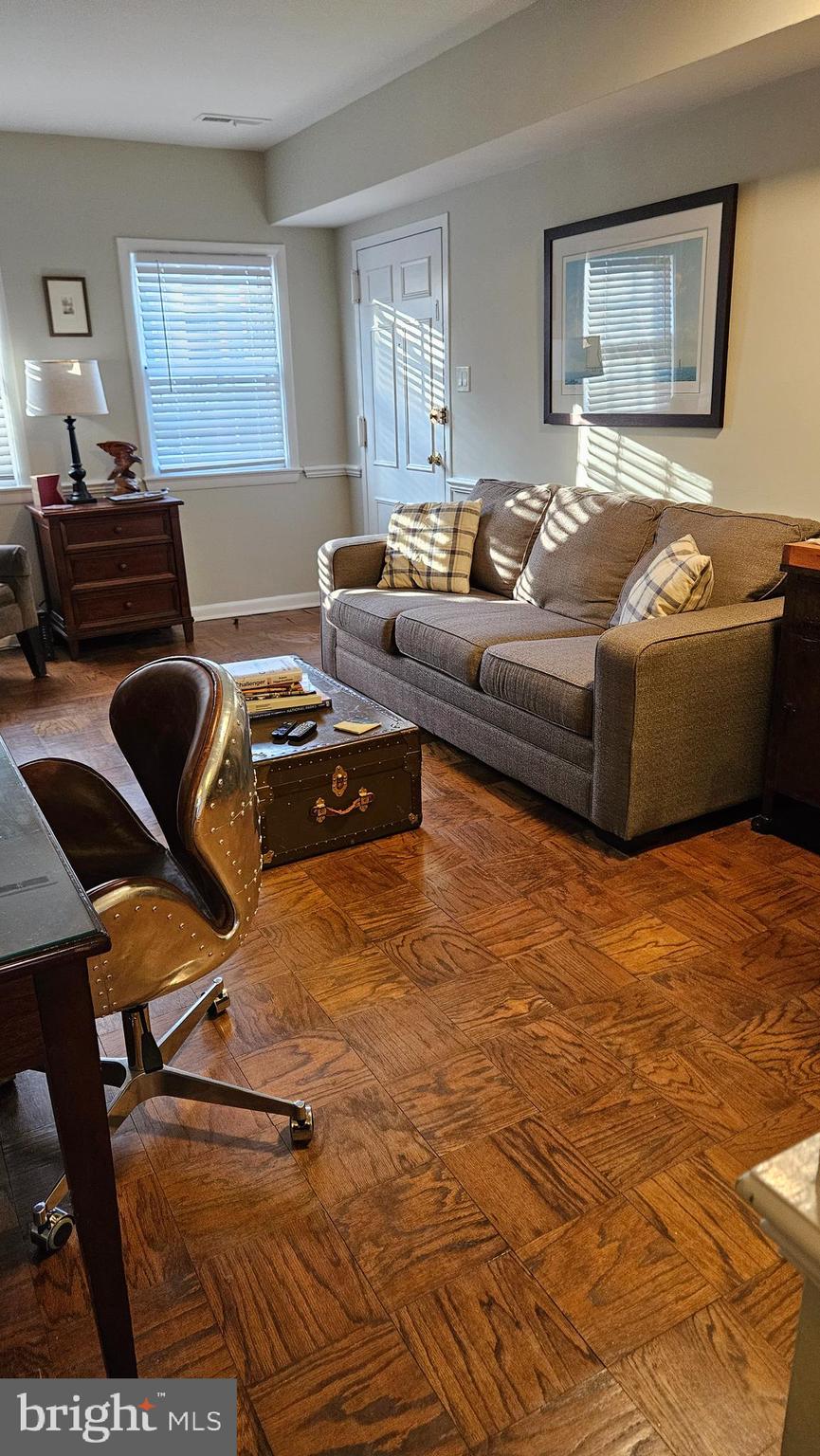 OLD TOWN - Residential Lease