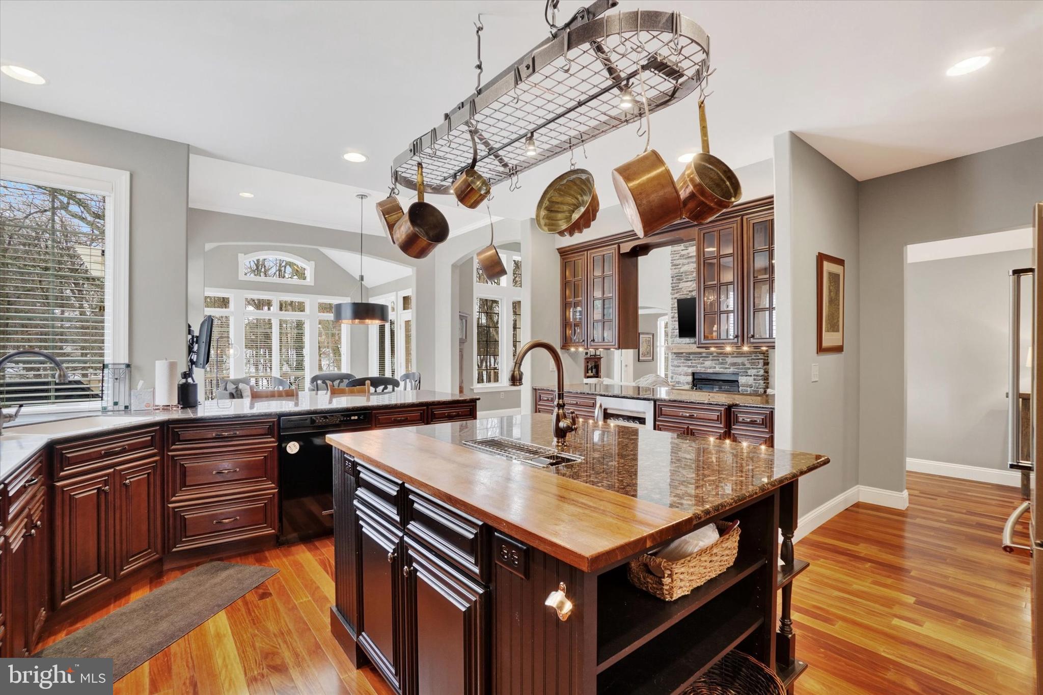 CHANTICLEER - Residential