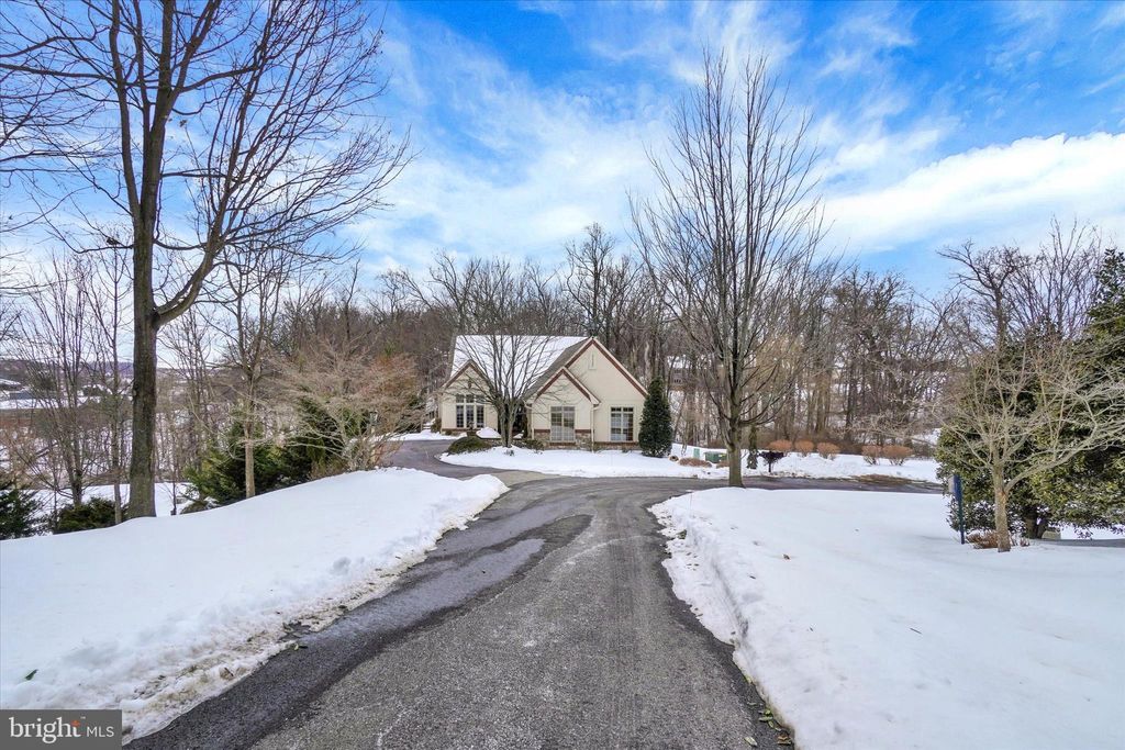 Photo of 130 Valmere Path, YORK, PA 17403 (MLS # PAYK2097400)