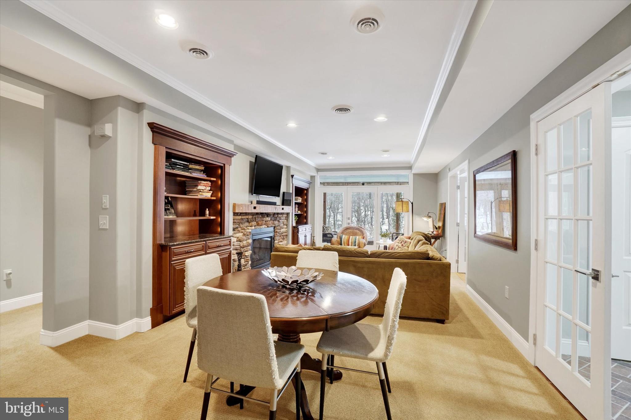 CHANTICLEER - Residential