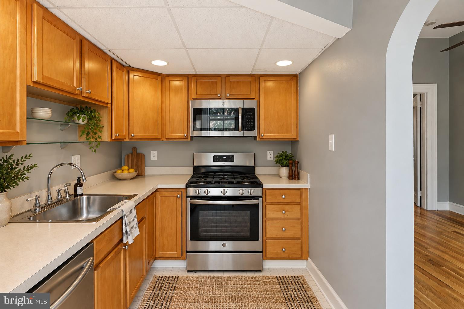 2122 SPRUCE STREET 200