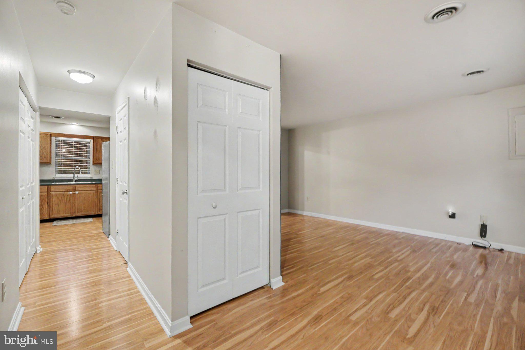 1233 TIMBER VIEW DRIVE