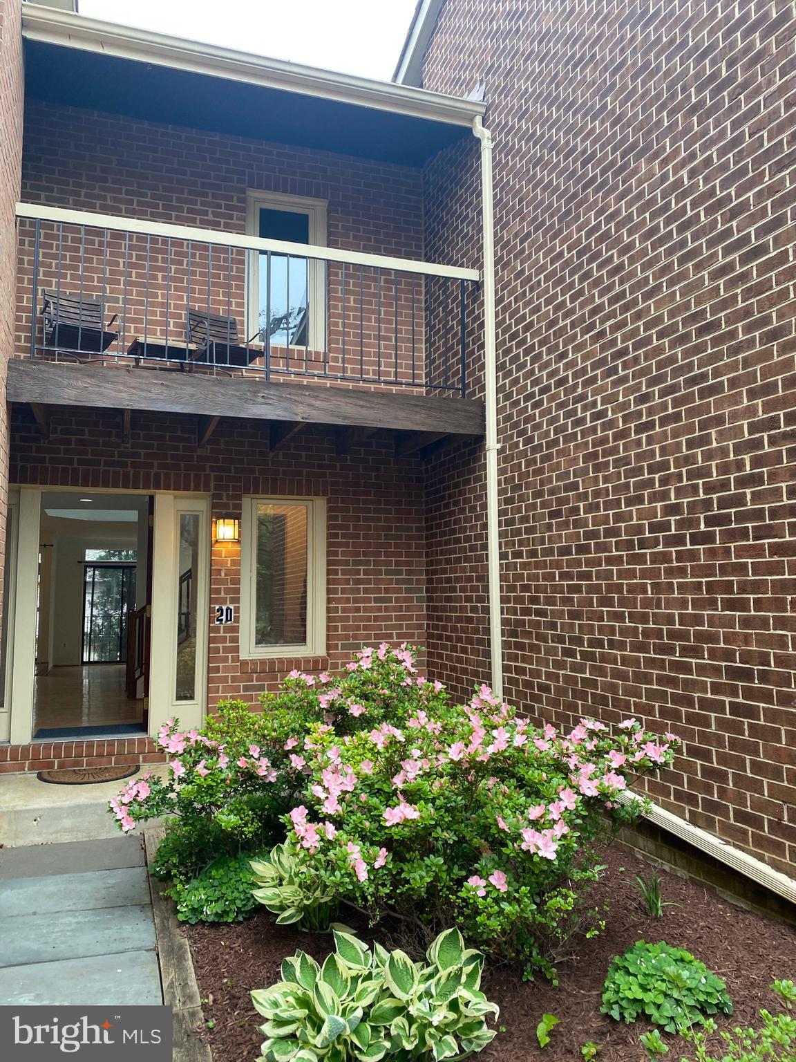 20 VALERIAN COURT