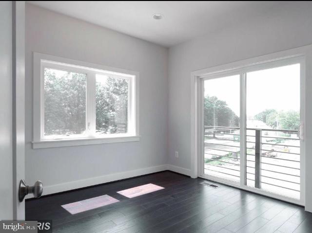 MONTGOMERY ROW - Residential Lease