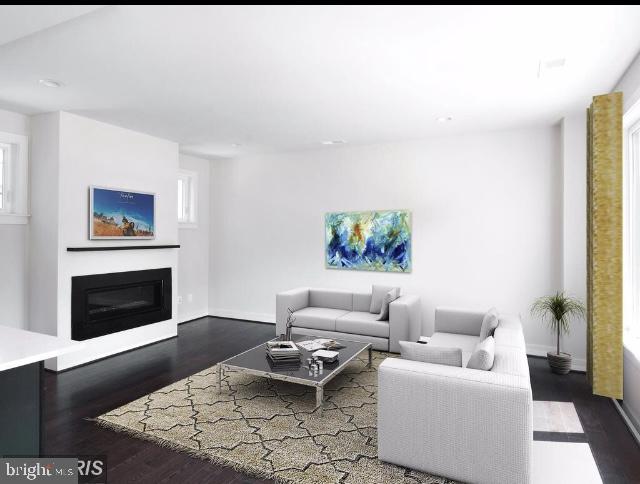 MONTGOMERY ROW - Residential Lease