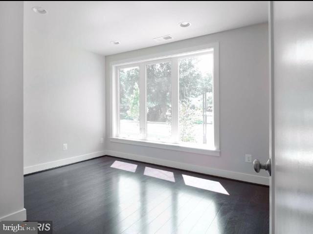 MONTGOMERY ROW - Residential Lease