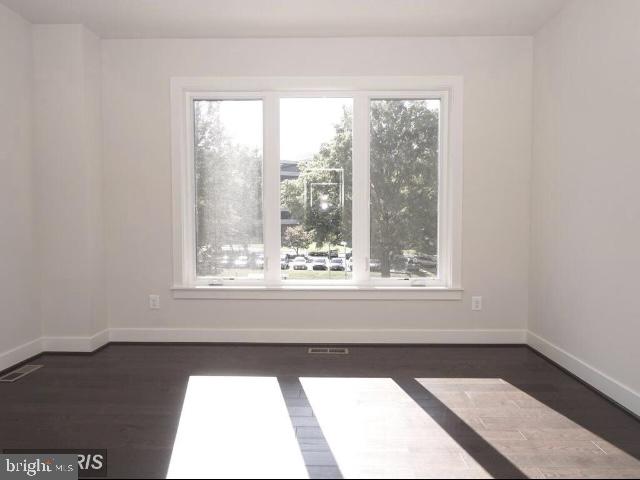 MONTGOMERY ROW - Residential Lease