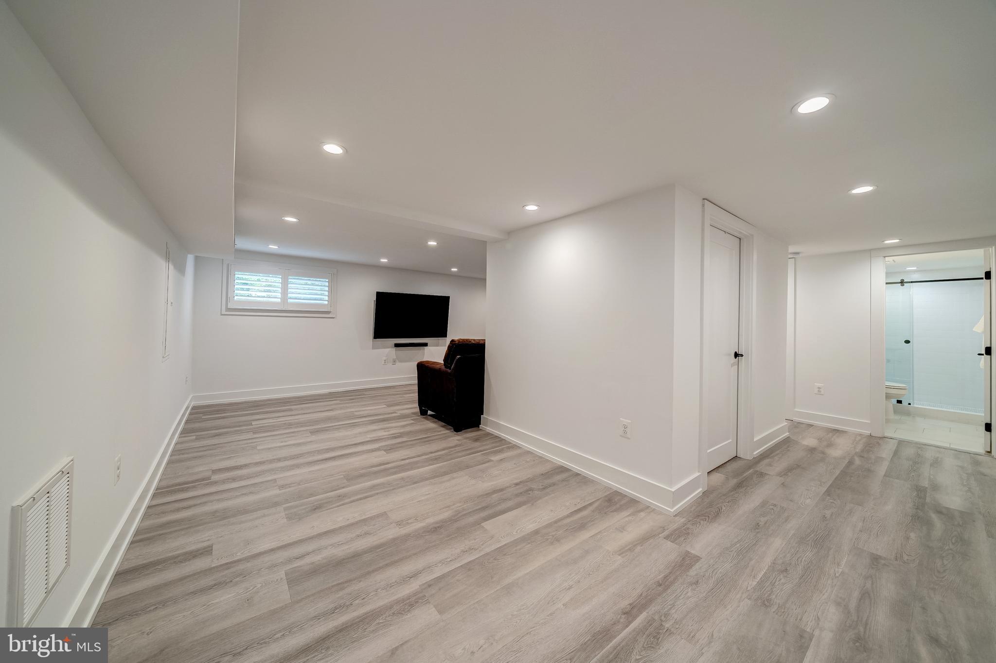 WESTMORE - Residential