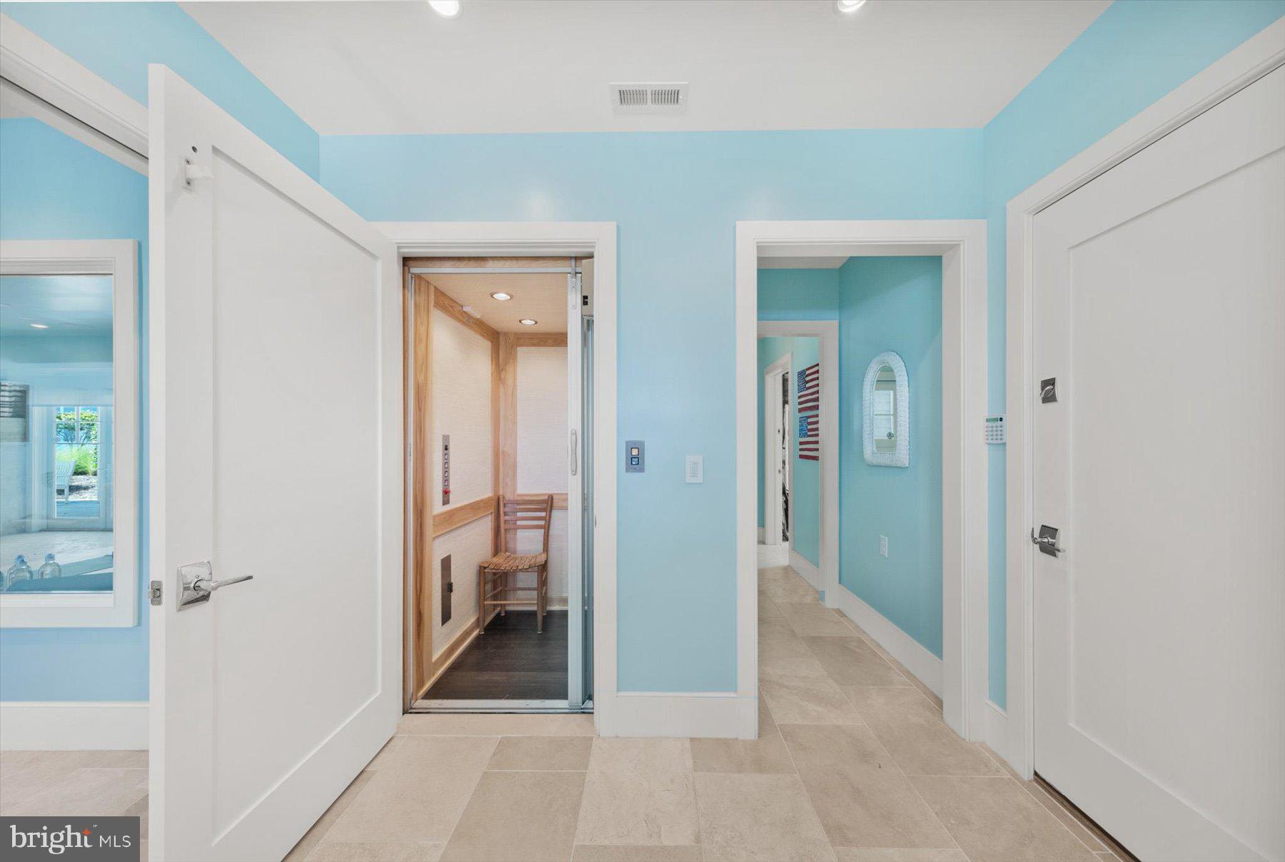 OCEAN BREEZES - Residential