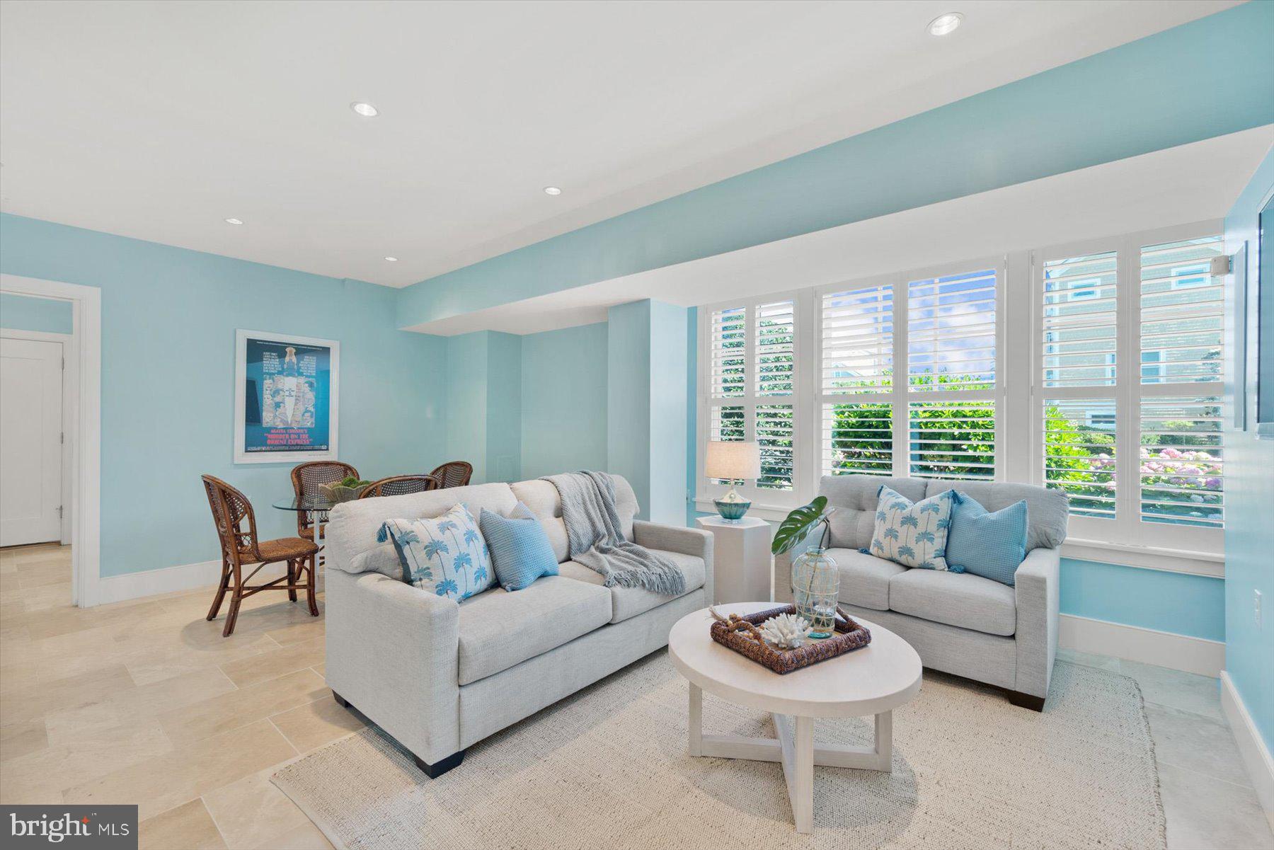 OCEAN BREEZES - Residential