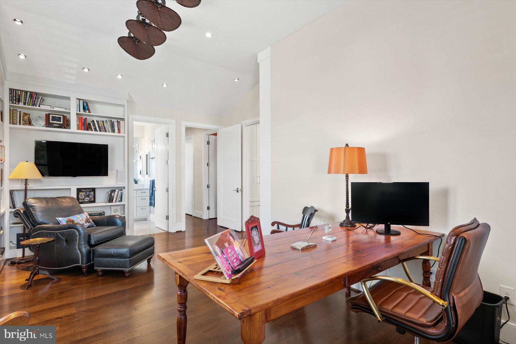 OCEAN BREEZES - Residential