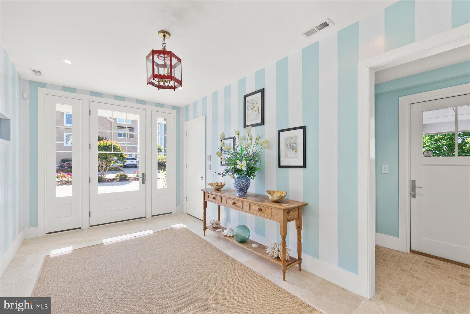 OCEAN BREEZES - Residential