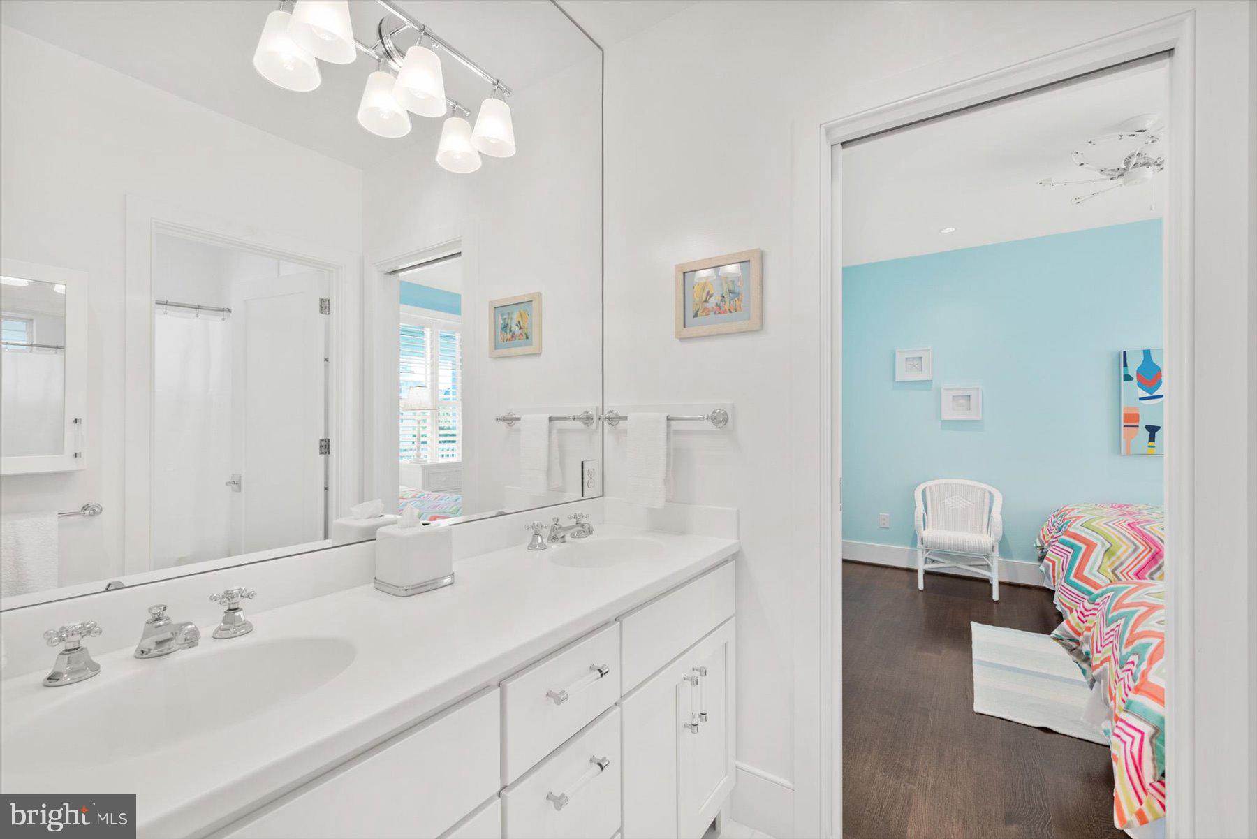 OCEAN BREEZES - Residential