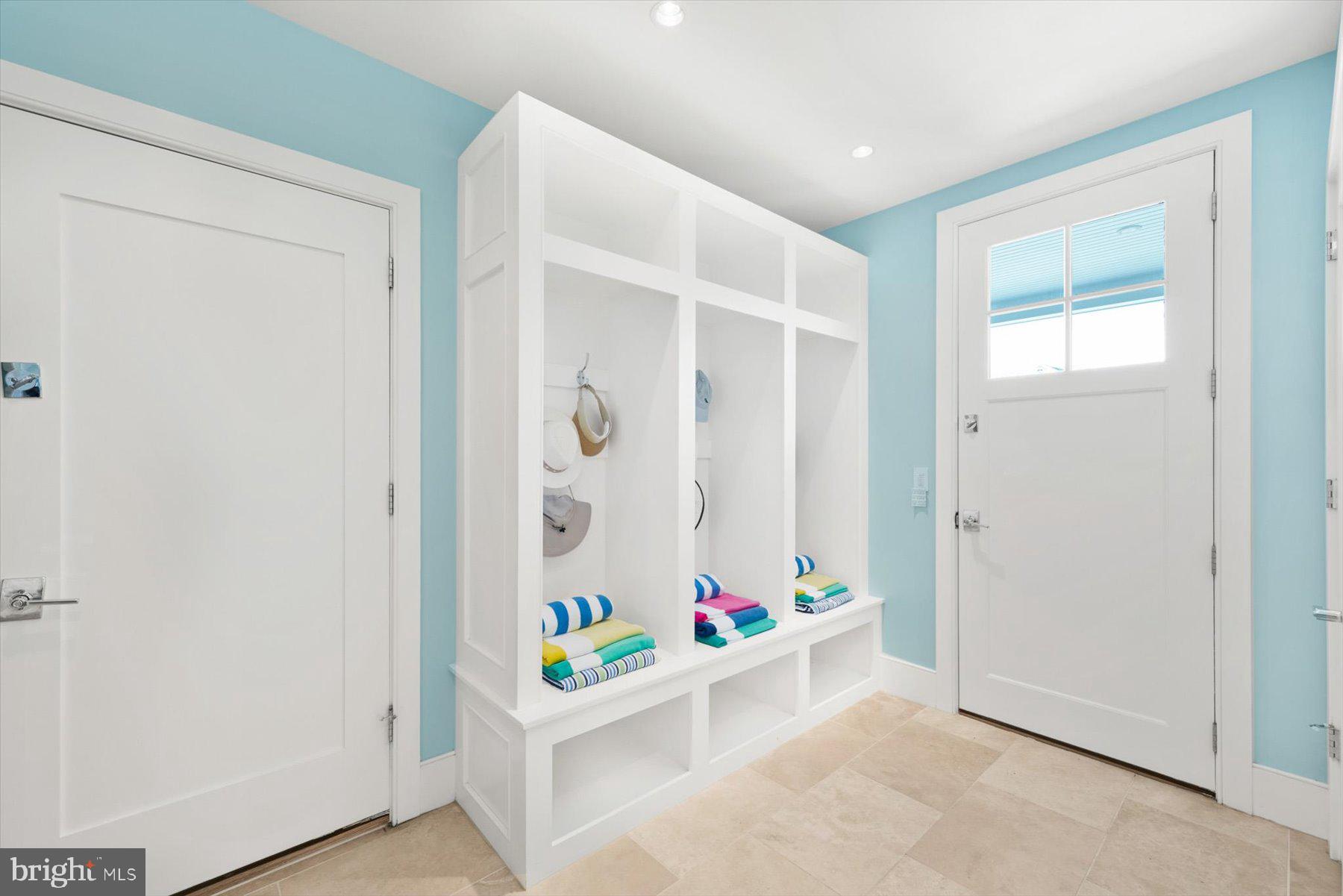 OCEAN BREEZES - Residential