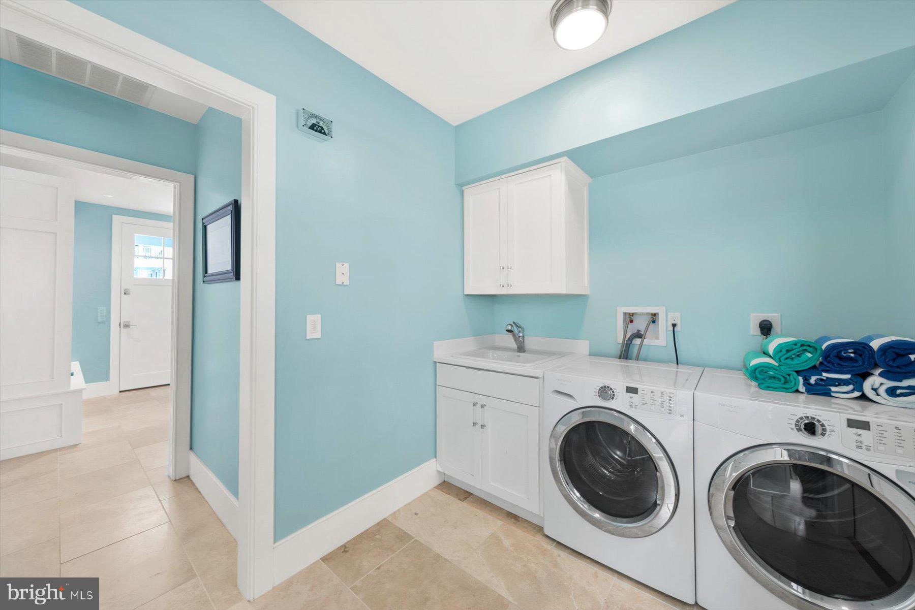 OCEAN BREEZES - Residential