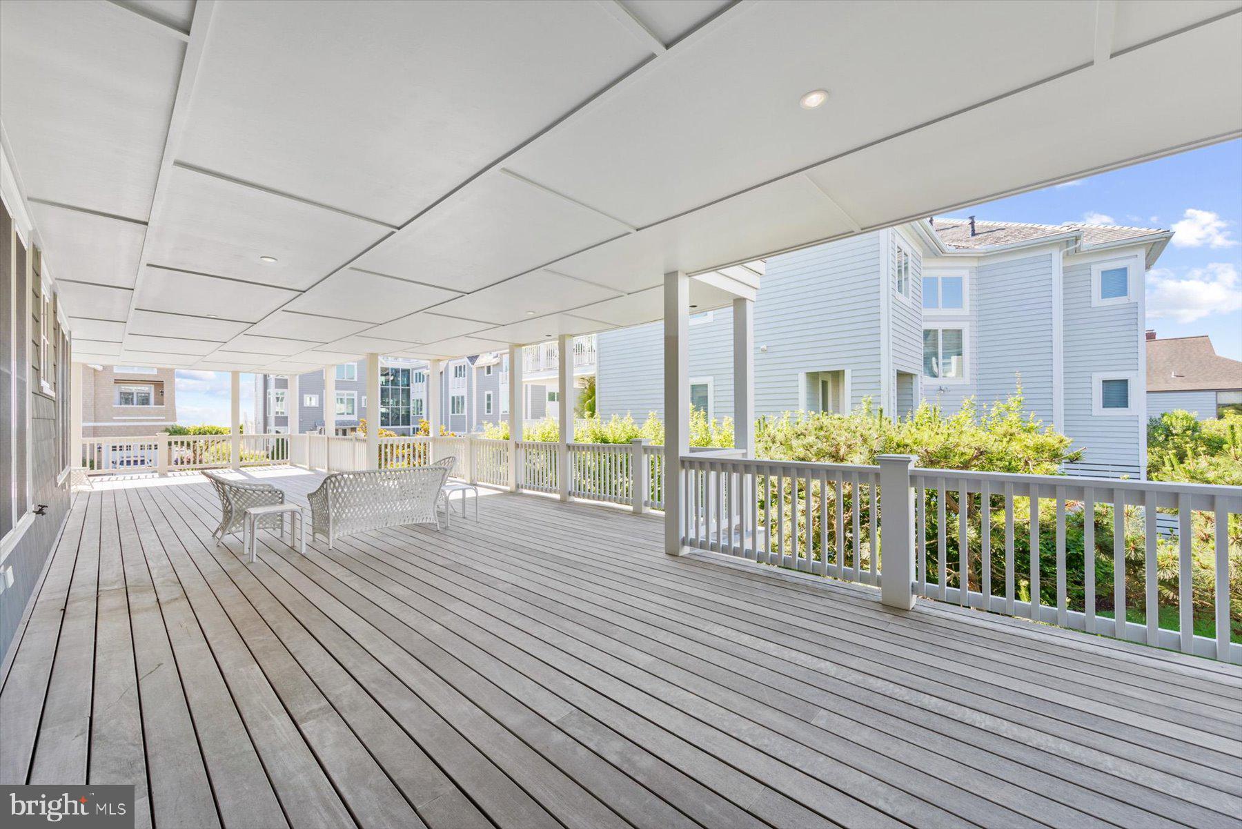 OCEAN BREEZES - Residential