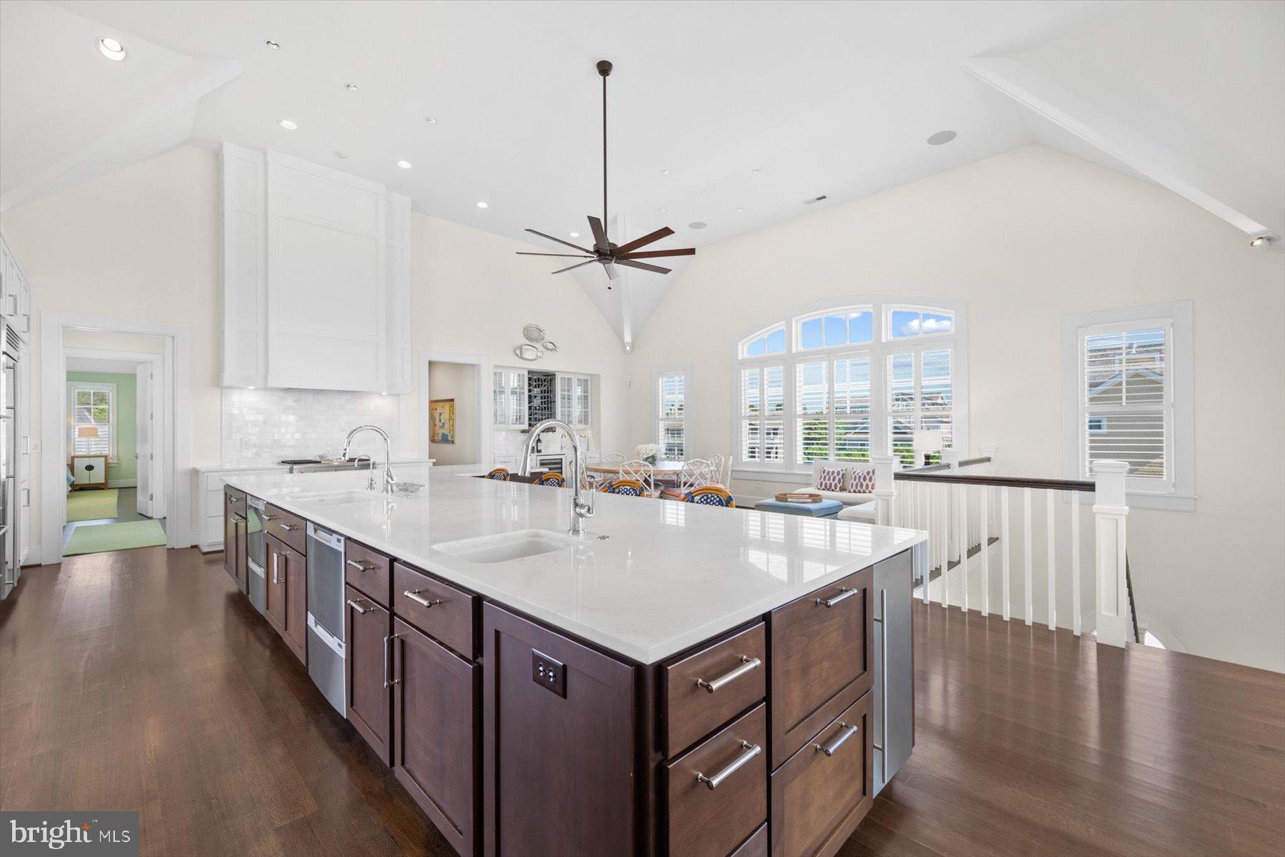 OCEAN BREEZES - Residential