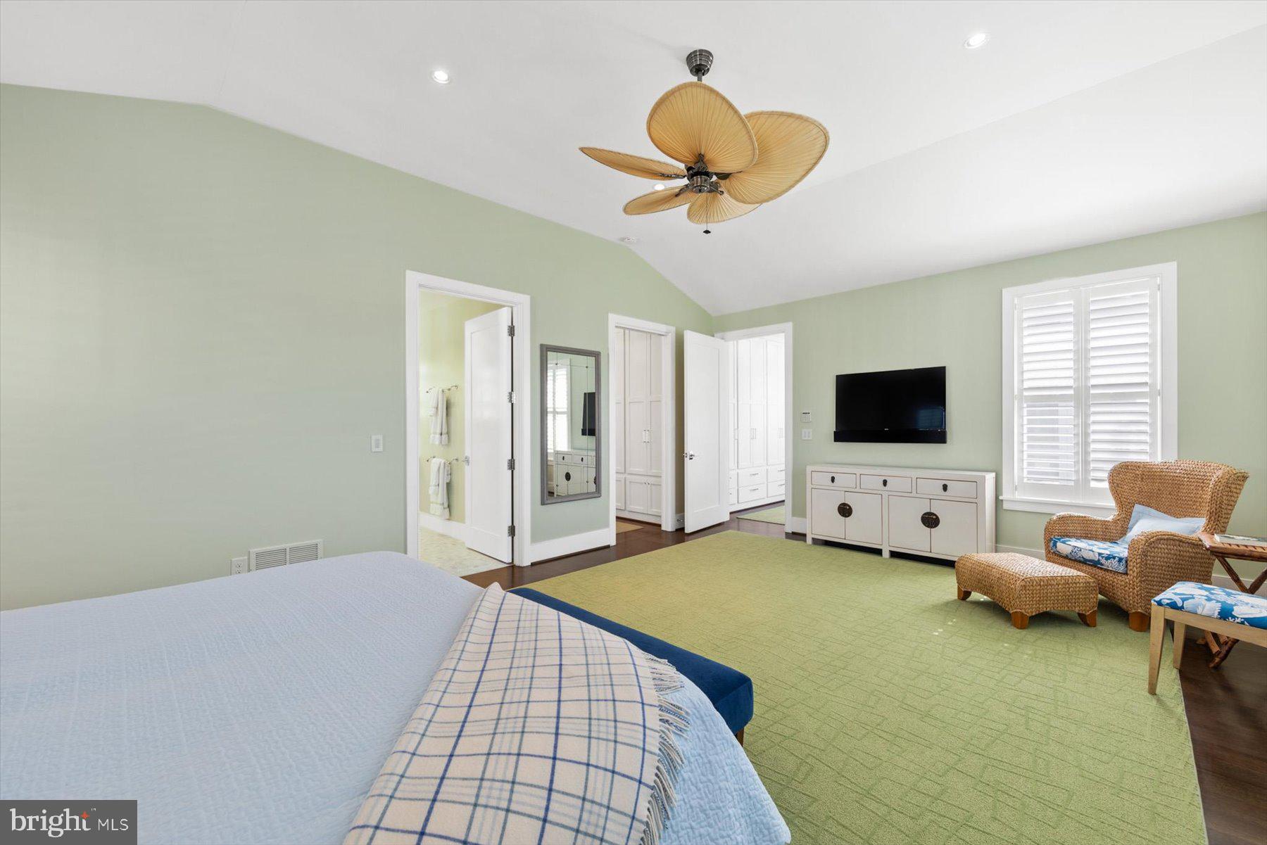 OCEAN BREEZES - Residential